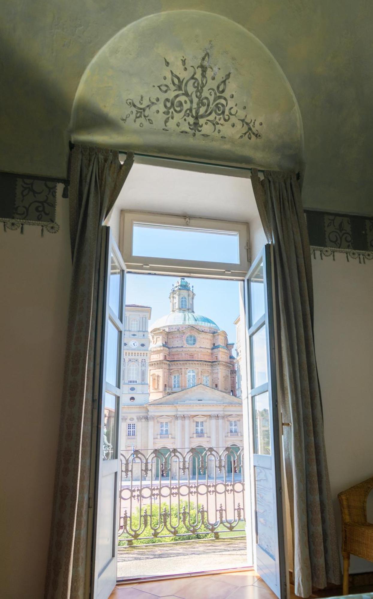 Hotel Portici Vicoforte Buitenkant foto