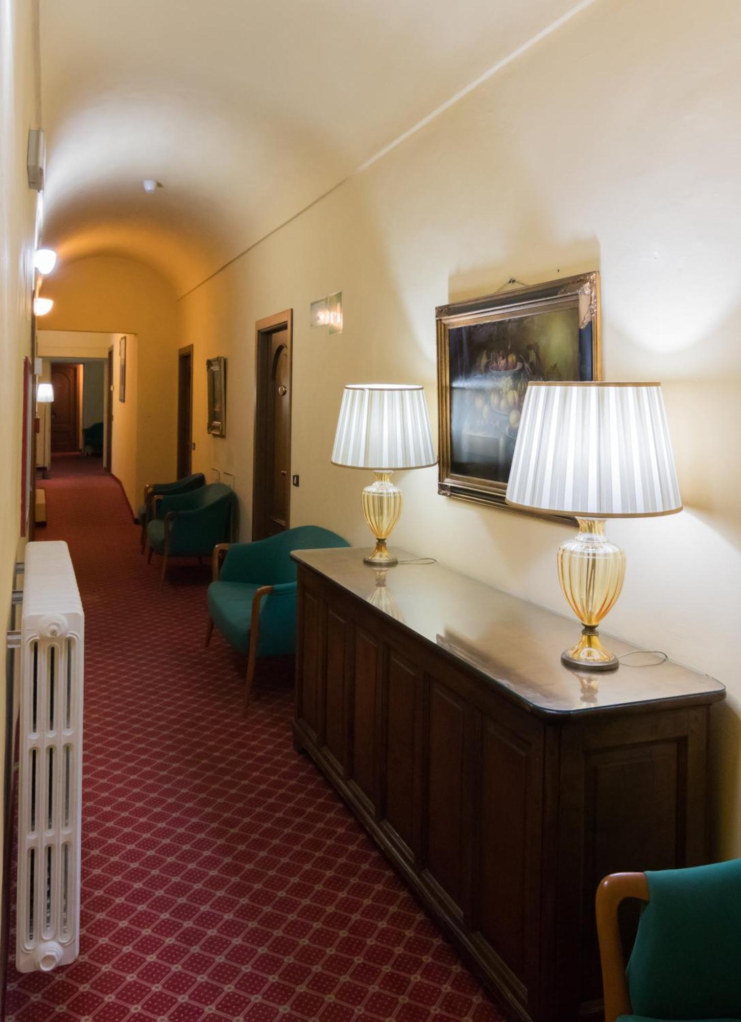 Hotel Portici Vicoforte Buitenkant foto