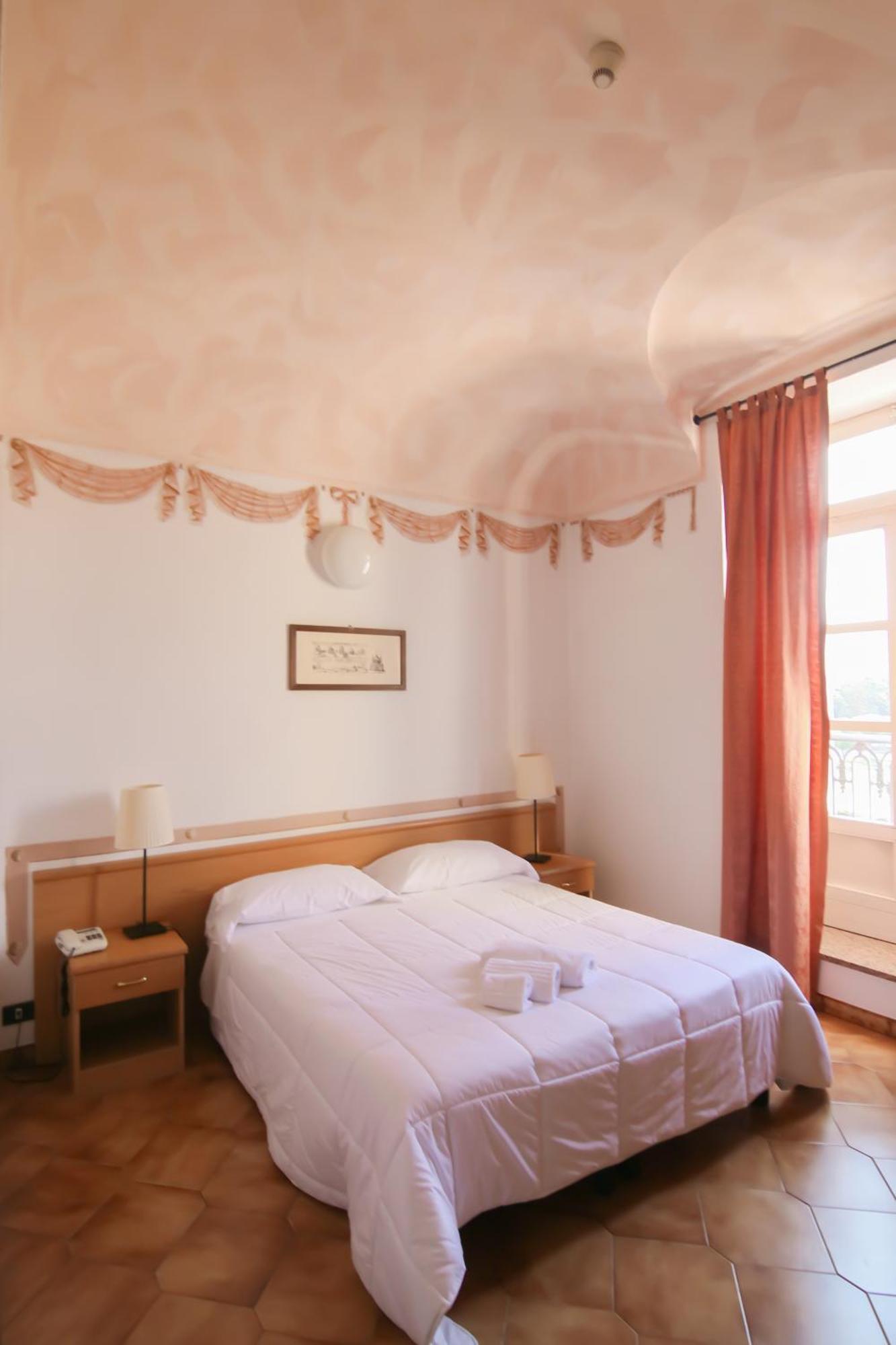 Hotel Portici Vicoforte Buitenkant foto