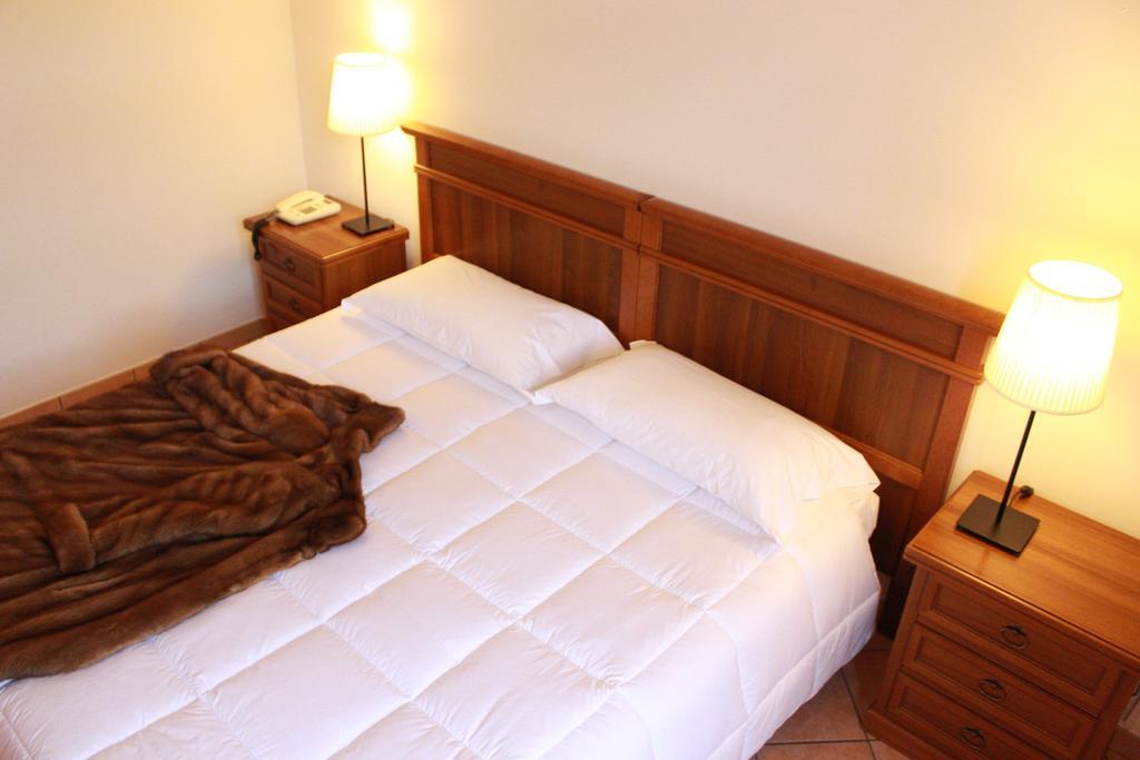 Hotel Portici Vicoforte Buitenkant foto