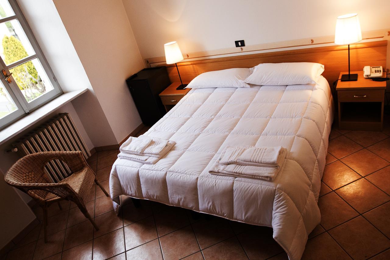 Hotel Portici Vicoforte Buitenkant foto