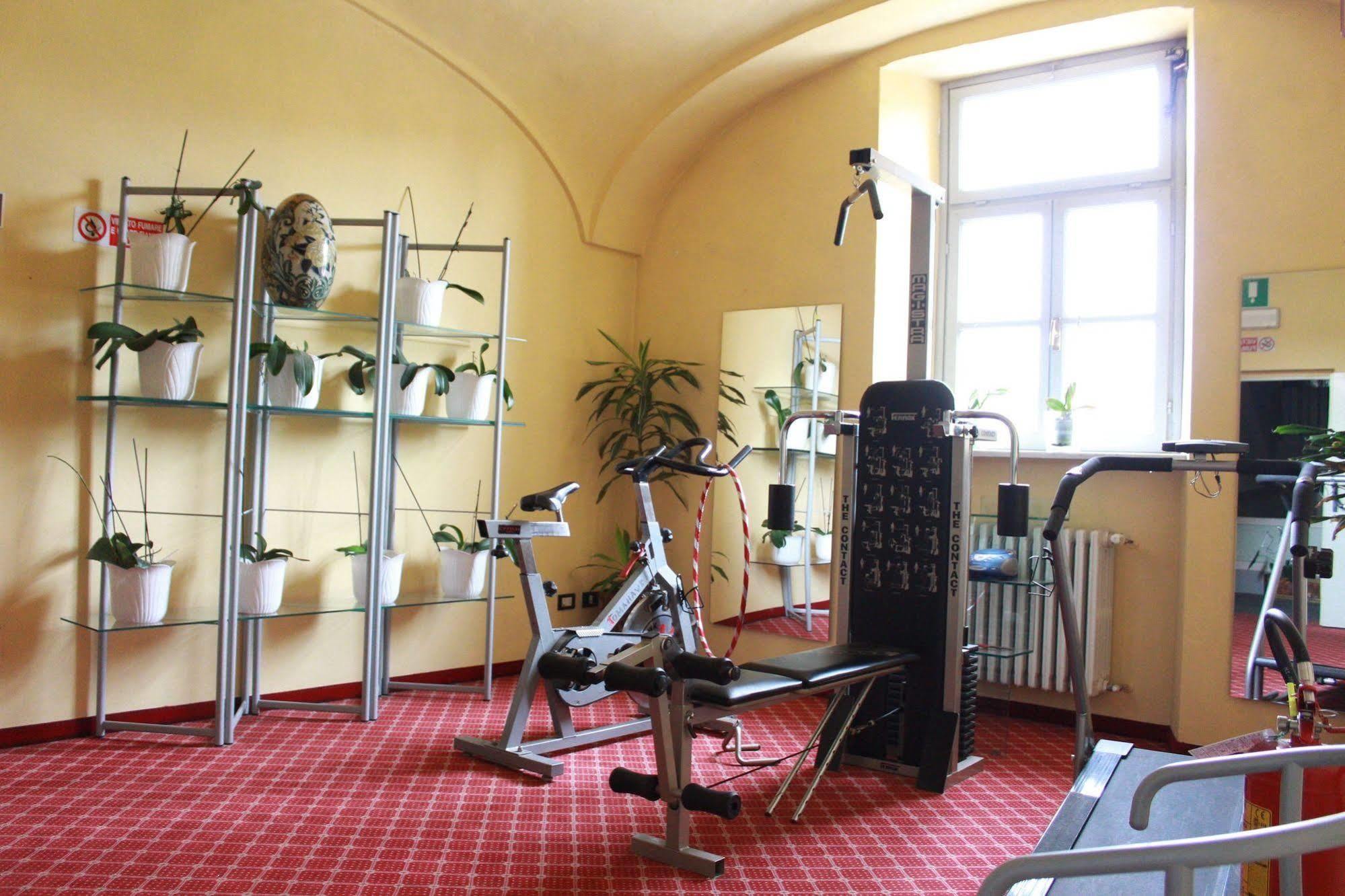 Hotel Portici Vicoforte Buitenkant foto