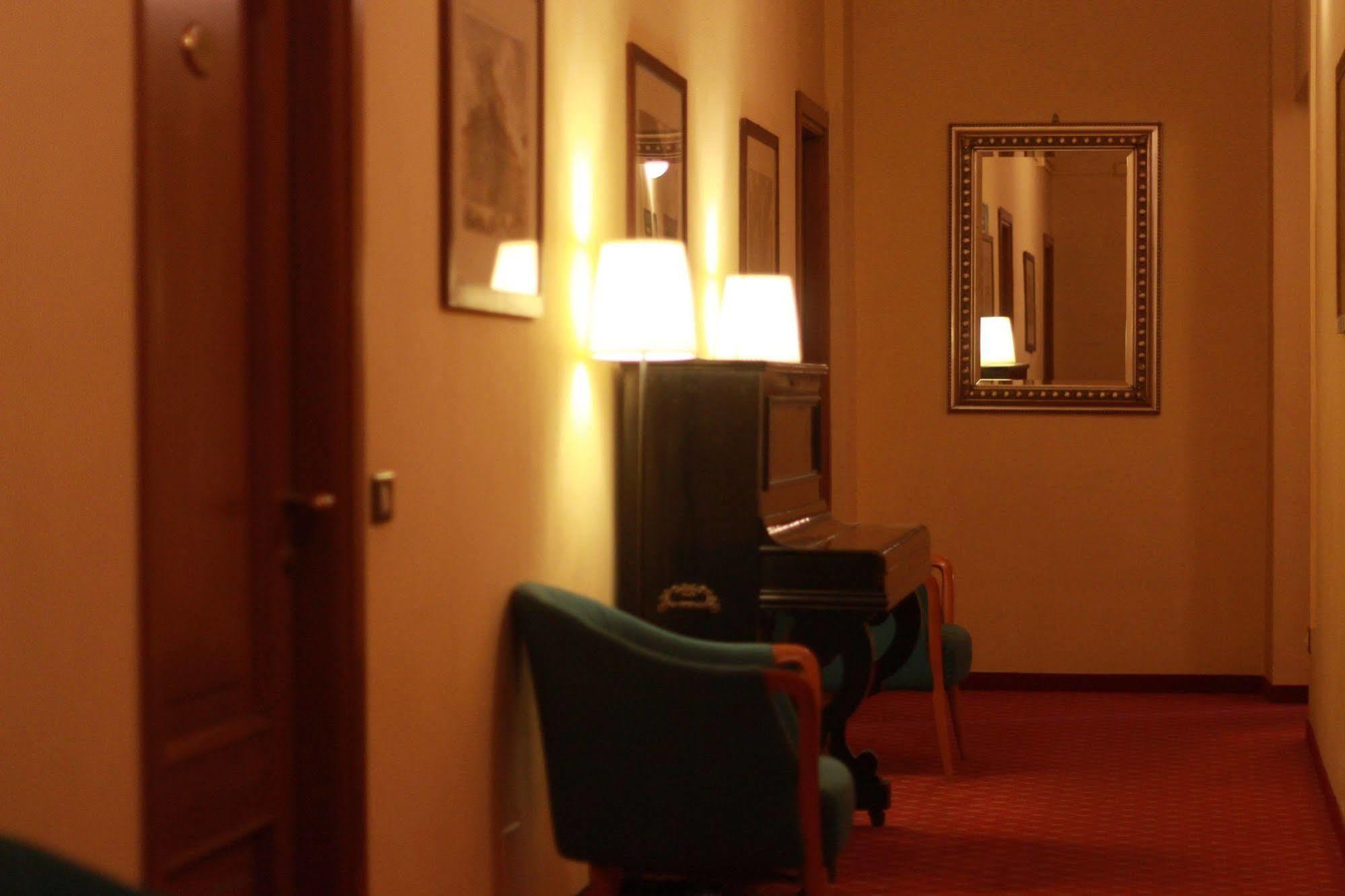 Hotel Portici Vicoforte Buitenkant foto