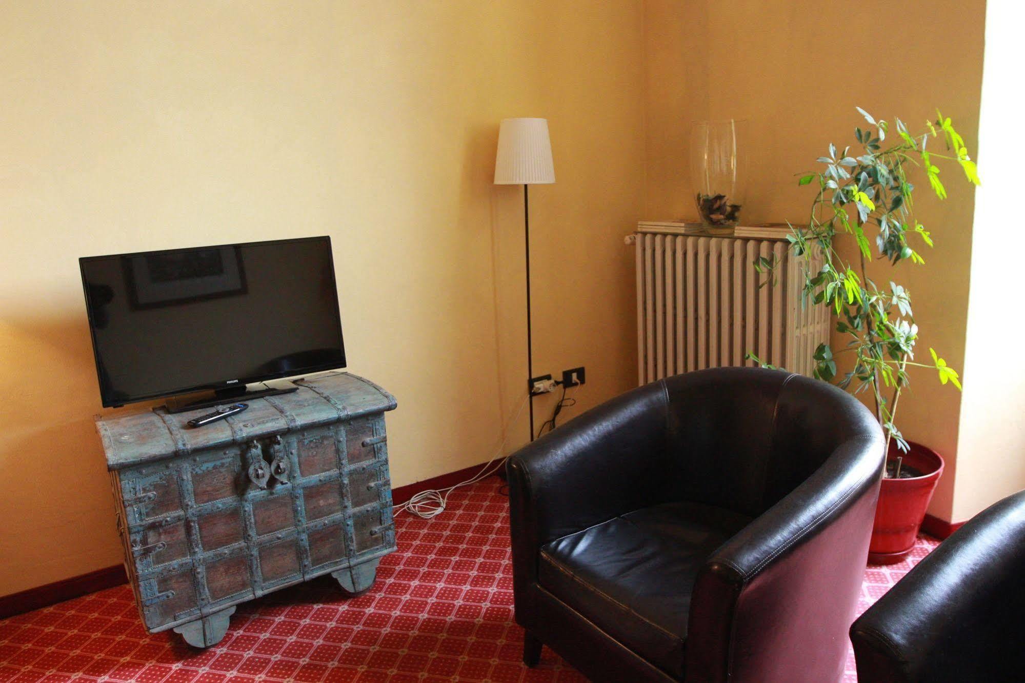 Hotel Portici Vicoforte Buitenkant foto