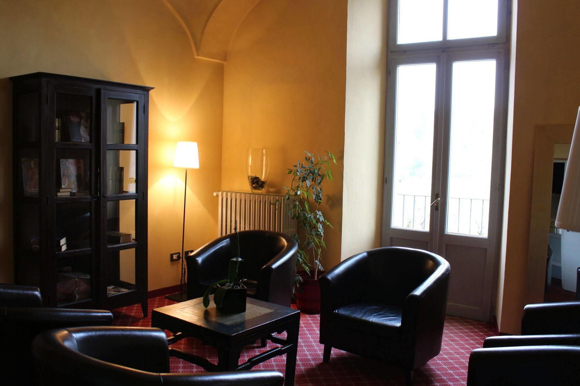 Hotel Portici Vicoforte Buitenkant foto